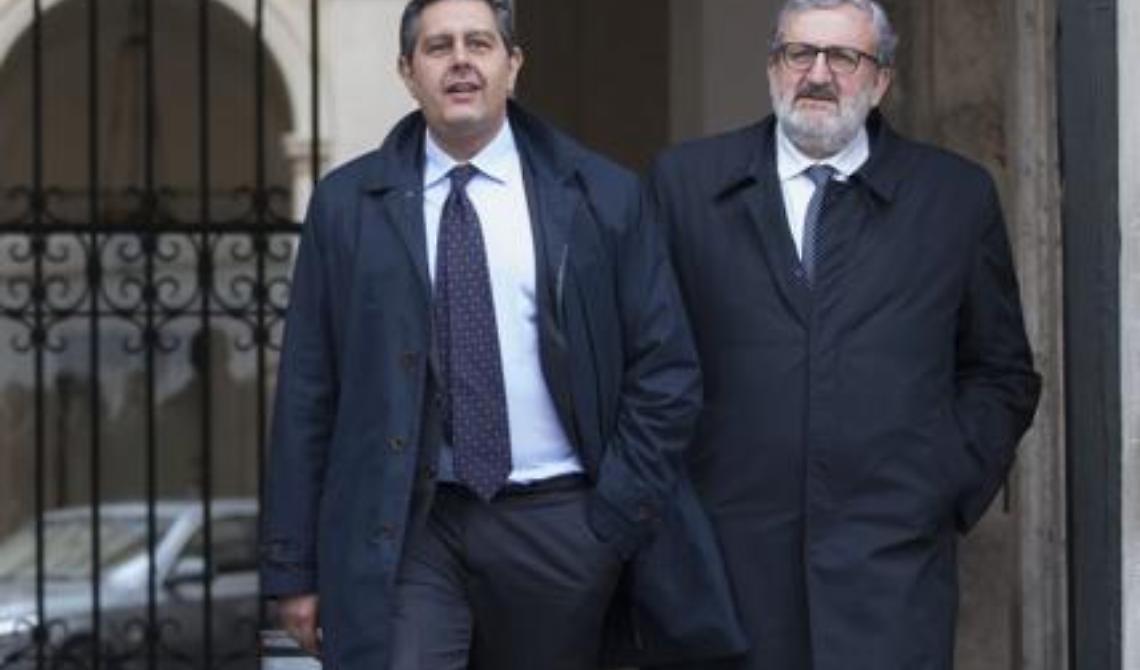 I privati fanno affari d'oro con la sanità in Puglia, Toti punta il dito contro Emiliano