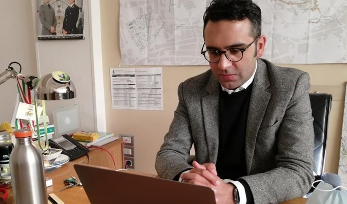 Il Sindaco, la Vigilessa e la Ritorsione: Indagini a Ginosa
