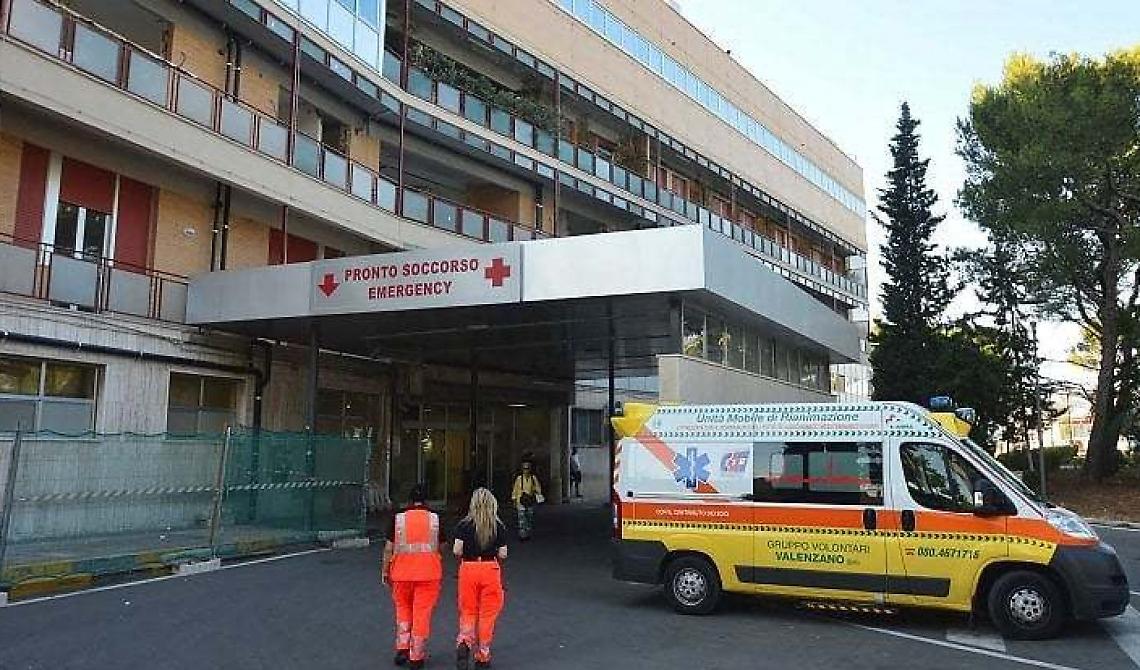 Spari a Bari in piena mattinata: due giovani feriti