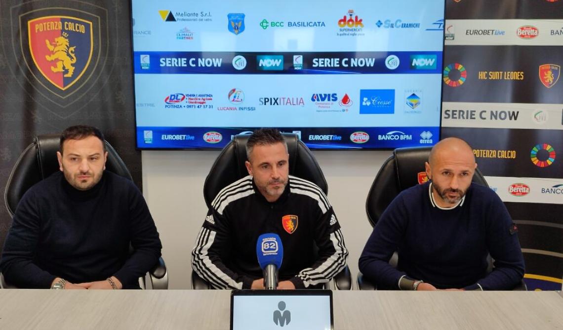 Il Potenza Calcio cambia rotta: esonerati Marchionni e Varrà