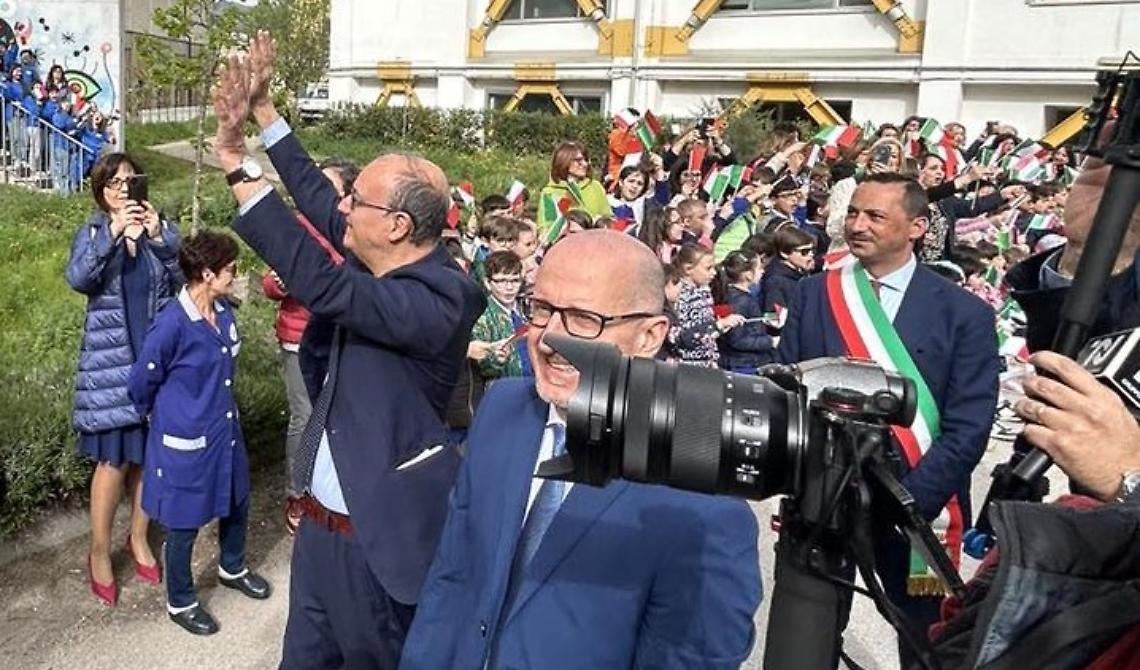 Il ministro Valditara in visita alle scuole Busciolano e Giorgi di Potenza: "Da quando mi sono insediato ci sono stati investimenti importanti per la Basilicata: 220 milioni di euro, dei quali 154 sol