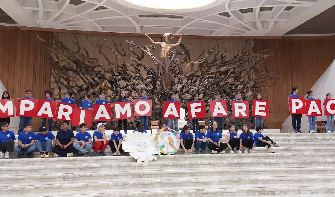 Scuola di Pace: da papa Francesco gli alunni della Giacomo Leopardi di Potenza
