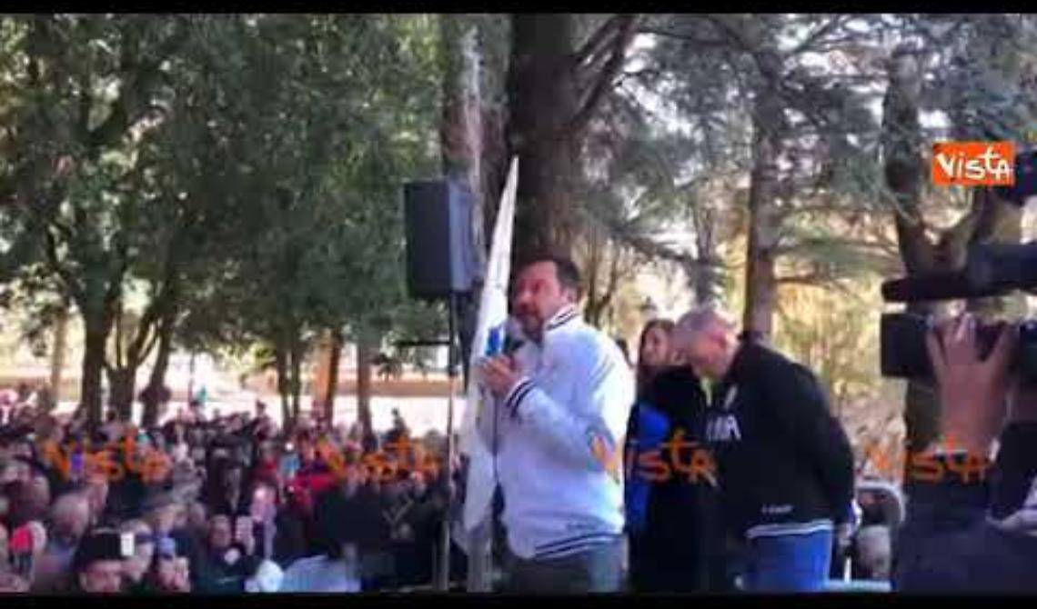 Da Lauria Salvini annuncia: «La sinistra è pronta a fare gli scatoloni»