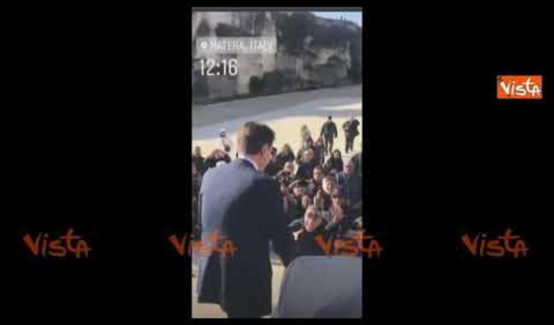 Conte acclamato a Matera: «Grazie presidente!» IL VIDEO