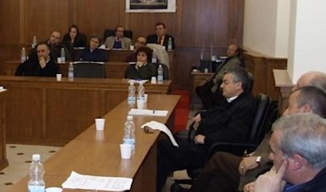 Il sindaco Rolla e i consiglieri comunali della sua amministrazione coinvolti nell'inchiesta