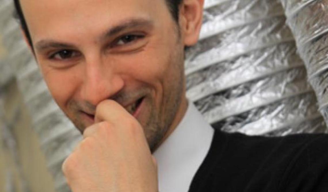 Tony Di Corcia e il suo Versace diventano un film