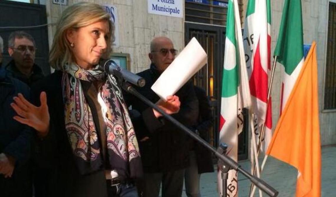 Orta, Calvio: «9 farabutti politici hanno provocato la crisi del Comune»