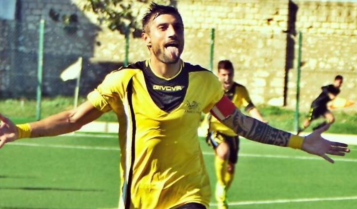 Una domenica bestiale per l'Atletico Vieste: la vittoria col Mola vale il primato
