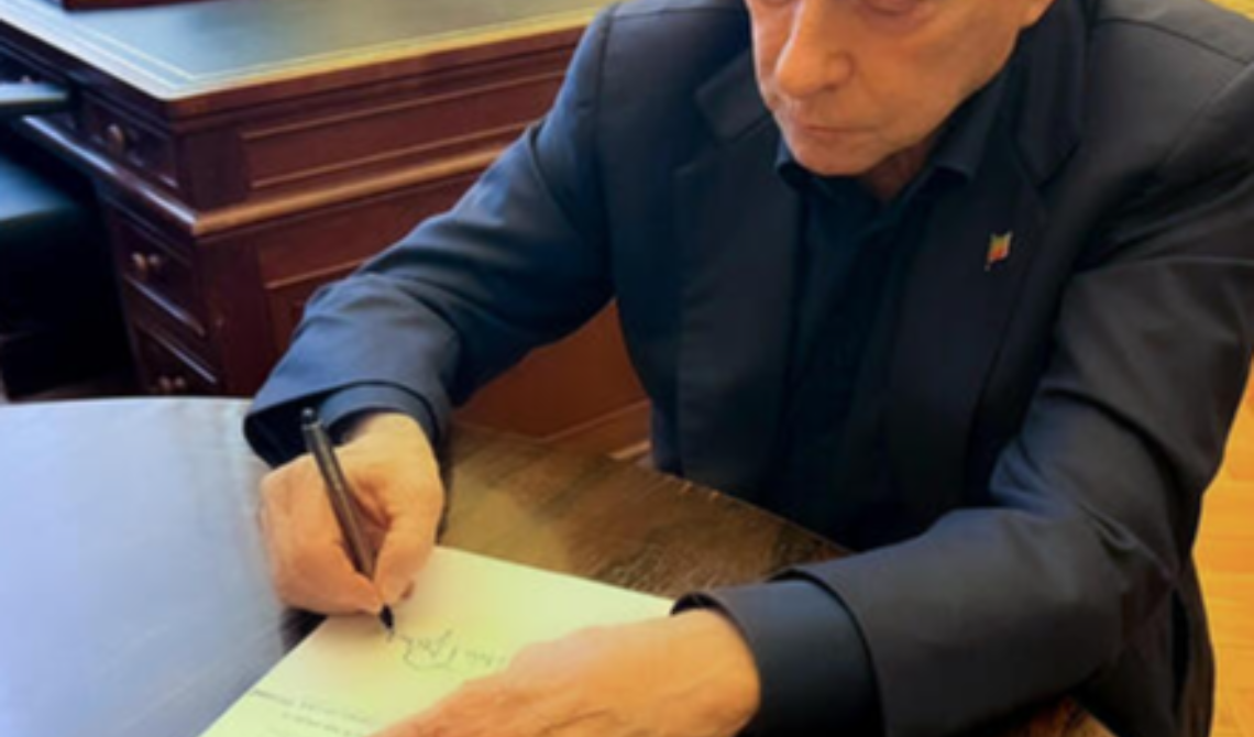Berlusconi torna al Senato: firmate le pratiche per la registrazione