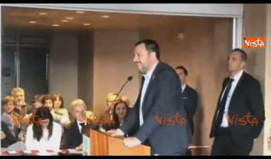 Salvini a Potenza per spingere la coalizione: «Mandare a casa la dinastia Pittella, sarà un referendum»