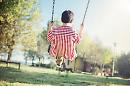 "Stavo solo facendo pipì“, in realtà si masturbava  davanti ai bimbi al parco giochi