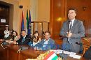 Landella rompe gli schemi partitici e vara la sua giunta pop