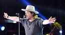 Oggi, 15 Settembre 1999, il grande concerto di Zucchero a Castelluccio dei Sauri per riabilitare il paese dopo l'omicidio di Nadia Roccia
