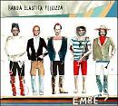A Lucera canta la Banda Elastica Pellizza e si chiede "Embè?"