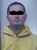 Droga, durante i colloqui in carcere impartiva ordini: arrestati moglie e cugino del nuovo boss di Vieste