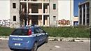 Cadavere in Via Miranda, il compagno della donna: «La sera prima è caduta a terra»