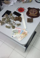 Cerignola, spacciava alle panchine di Piazza I° Maggio: arrestati 21enne 