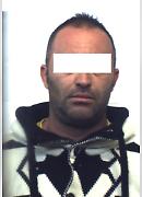 Viene rapinata ma chiama subito i carabinieri che arrestano il malvivente 