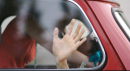 Carapelle, si appartano per un po' di intimità ma vengono rapinati dell'auto