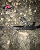 Agguato a Cerignola, arrestati padre e figlio: detenevano un Kalashnikov