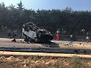 10 i morti nello scontro frontale di un furgone di extracomunitari con un camion di pomodori