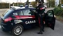 Barile, minaccia con una pistola il suo avvocato e fugge