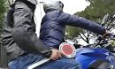 Uno spacciava droga, all'altro non piacevano i servizi sociali: pizzicati dai Falchi della Polizia 