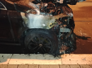 Protesta dei tifosi del Foggia Calcio, in fiamme l'auto di Iemmello