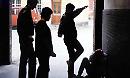 Giardini Pantanella, baby gang terrorizza ragazzini: 14enne finisce in ospedale 