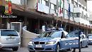 Lancia pietre contro ingresso Questura e poliziotti: arrestato somalo