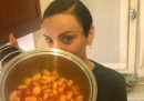 Arisa e l'ossessione per i chili di troppo: «Mi sento come Bridget Jones, ma come fare? Mia mamma è la regina della cucina»