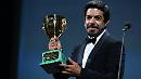 Favino vince la Coppa Volpi con "Padrenostro" nato dalla nostalgia per Candela
