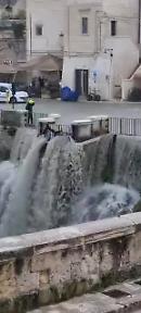 Su Matera si abbatte una bomba d'acqua: la Protezione Civile invita a rimanere a casa