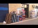 Bomba al Proshop, ecco il video che riprende gli attentatori