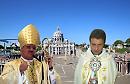 Monsignor Orofino scarica su «Roma» la decisione di scomunicare don Domenico Martino, il sacerdote-esorcista accusato di aver abbandonato la parrocchia per curarsi