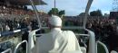 Incontro di felicità e condivisione a Matera per Papa Francesco. L'augurio per l'Italia: «Fare più figli»