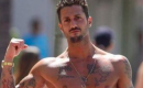 Fabrizio Corona incassa un'assoluzione: una sua amica gli teneva nascosti 2,6 milioni in contanti in un controsoffitto