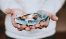 7 milioni di italiani sono sovraindebitati e una famiglia su 4 è a rischio povertà assoluta