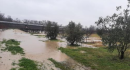 Frane e allagamenti in provincia di Foggia per il maltempo, il fiume Ofanto straripa tra Cerignola e Canosa prendendosi coltivazioni e uliveti