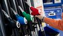 Inutili i cartelloni spaventa prezzi del Governo, la benzina schizza a 2,014 euro: Puglia, Basilicata e Molise tra le regioni più care