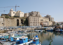 Viaggio lungo le coste della Campania e della Grande Lucania e del loro sogno del mare d'inverno. Ultima fermata: Pozzuoli e il castello di vetro