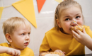 Calorie, grassi, zuccheri e sale: ecco i nemici della salute dei bambini 