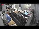 20 anni, armato di un'ascia, rapina 80 euro in un bar: arrestato dai Carabinieri di San Nicandro Garganico