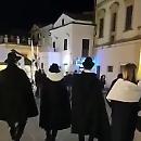 Contro Salvini tre giovani zampognari di Vasto suonano "Bandiera rossa"