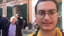 Tanti ragazzi e gente comune ad abbracciare Vincenzo, il maresciallo dei carabinieri ucciso a Cagnano Varano