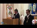 Il sindaco di Foggia, Franco Landella, dona la sua fascia a Sant'Antonio